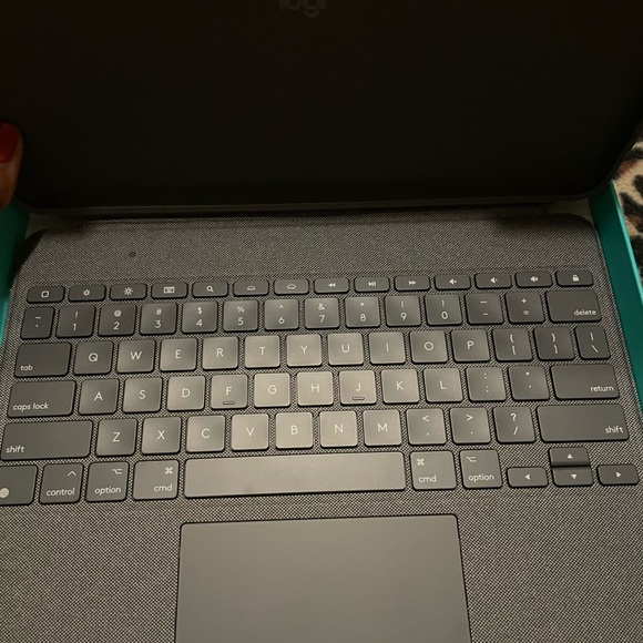 Combo Touch Keyboard Case for Apple® iPad Pro 12.9" (5th & 6th gen) - Picture 3 of 5